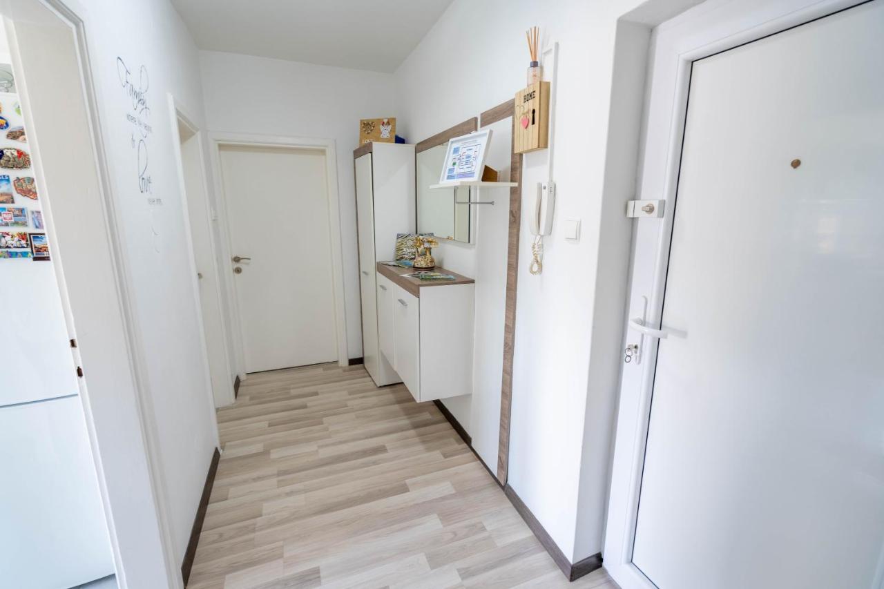 Apartamento Apartman M Knin Exterior foto