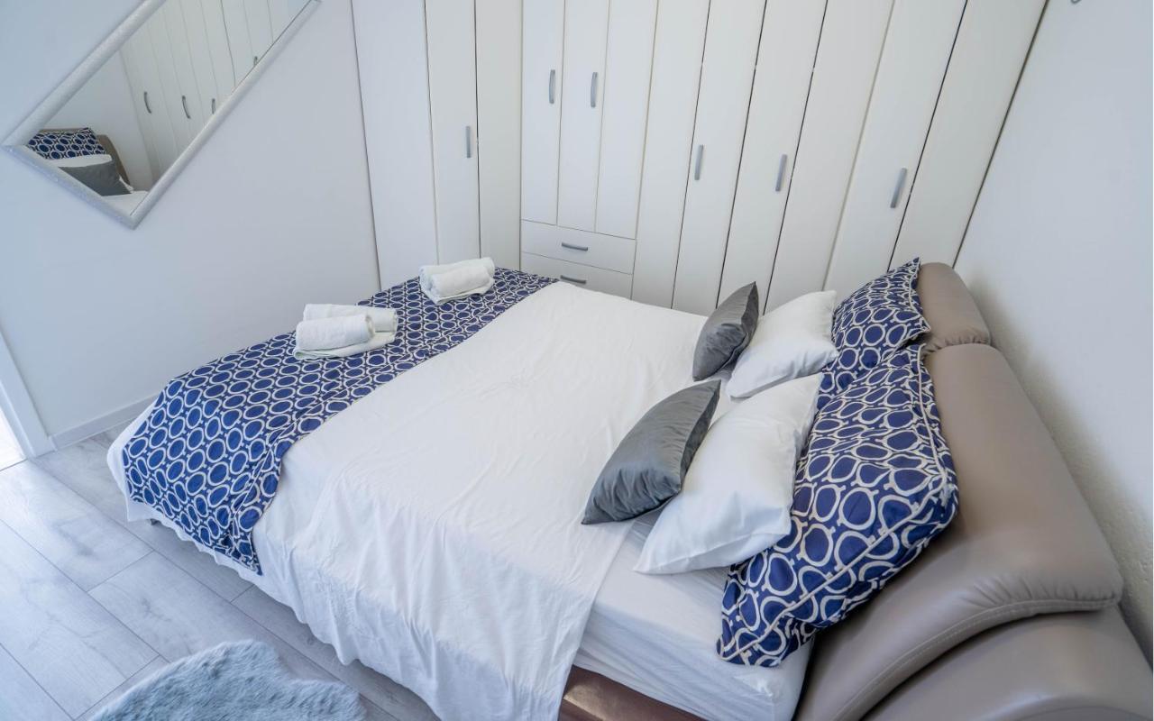 Apartamento Apartman M Knin Exterior foto