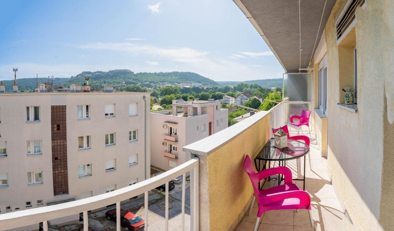 Apartamento Apartman M Knin Exterior foto